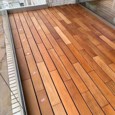Decking board made of ipe hardwood with assembly clips Decking board made of ipe hardwood with assembly clips