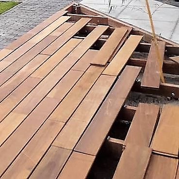 Ipe hardwood decking boards with click system